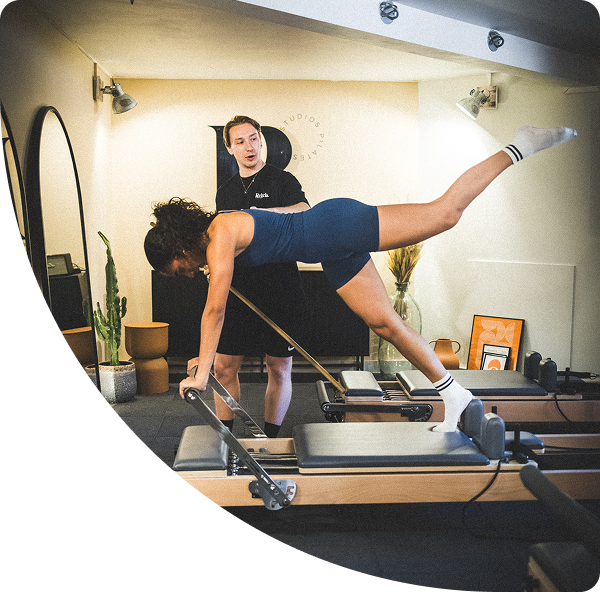 Paul et une cliente en exercice