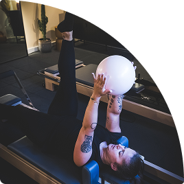 Mathilde fait du reformer