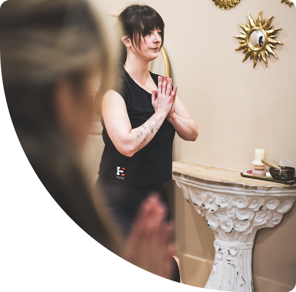 Notre prof de Yoga Mathilde