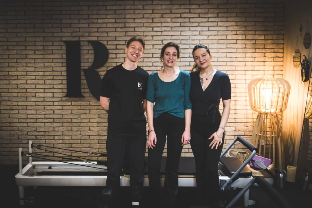 Petit groupe pour une séance de Pilates Reformer 